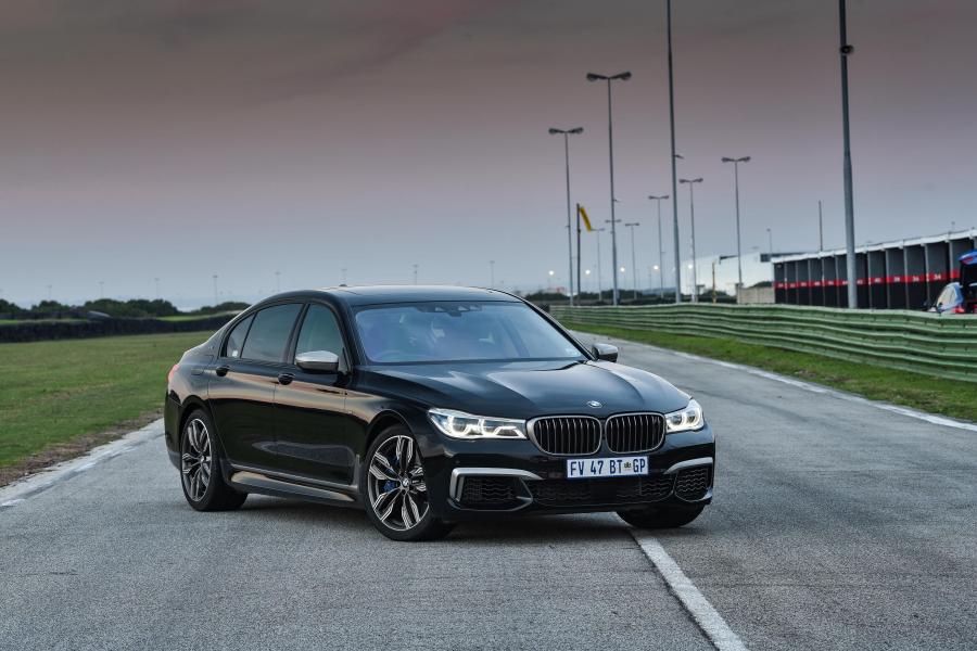  BMW M760Li xDrive 2017 года  (ZA) (фото 1 из 21)